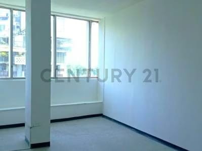 En venta oficina en el Centro Comercial Galerias Miranda de Chacao - 8