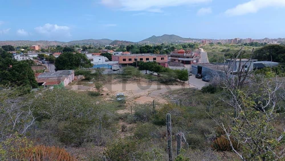 En venta terreno En los Robles, Isla de Margarita - 6