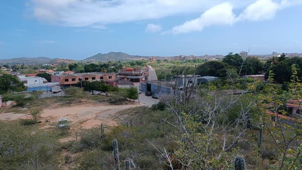 En venta terreno En los Robles, Isla de Margarita - 8