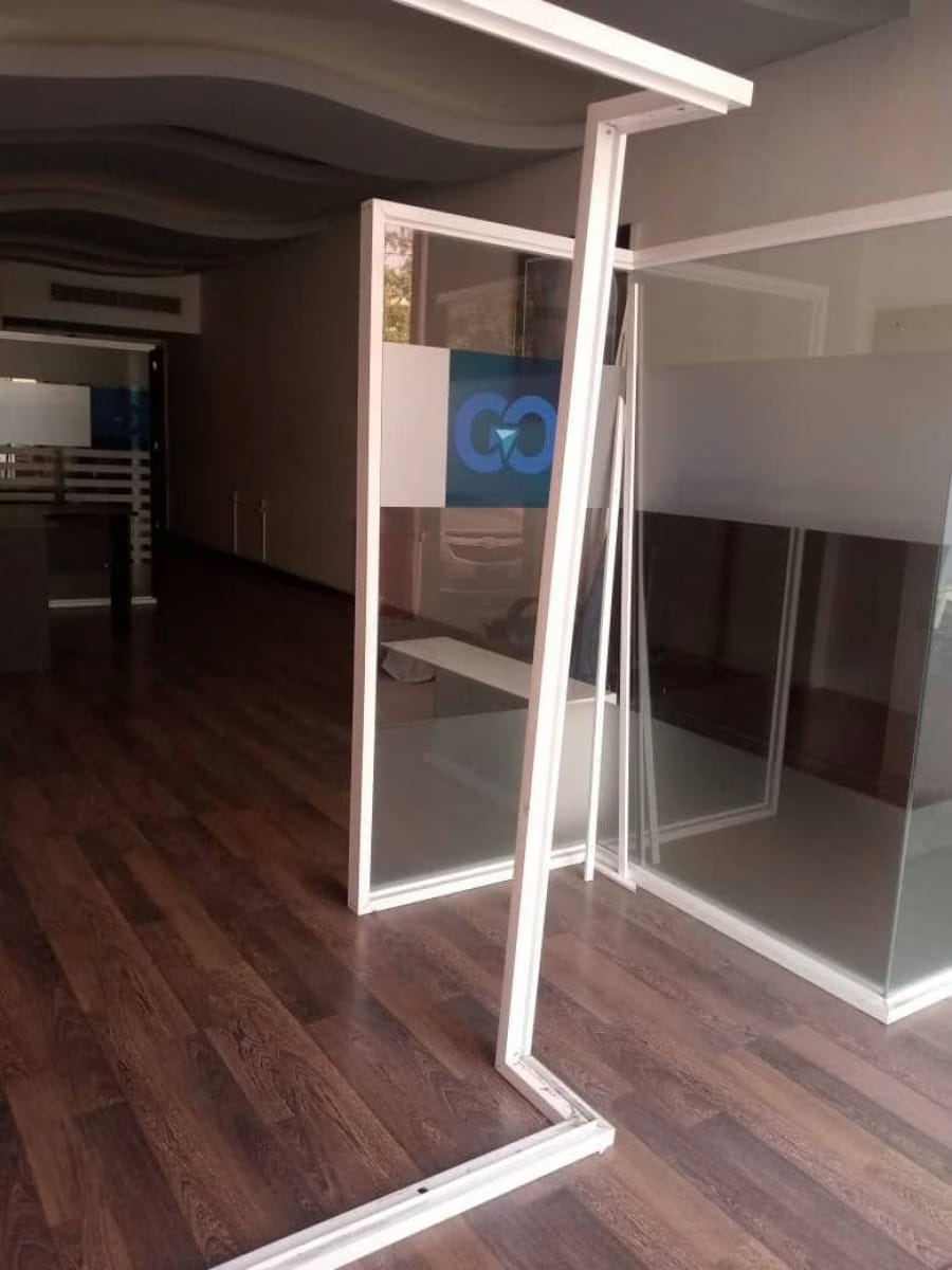 Galpon en Venta en Lechería - 9