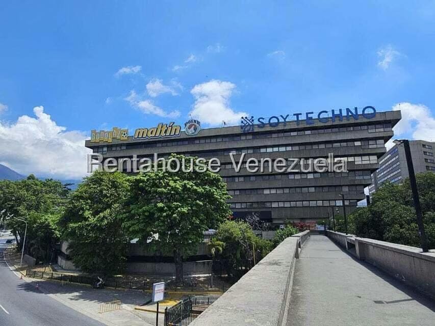 Comercial (Local Comercial) en Alquiler en Chuao, Distrito Metropolitano