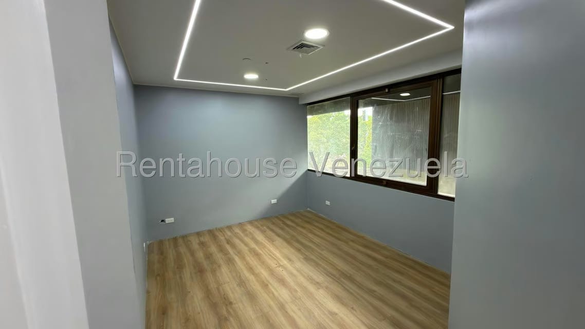 Comercial (Local Comercial) en Alquiler en Chuao, Distrito Metropolitano - 5