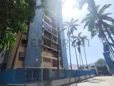 Apartamento en Venta - Res. El Portal, Turmero - Ubicación Estratégica - 2