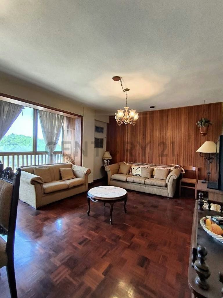 Venta Apartamento Amplio en la Avenida Constitución de PLC 4H - 3