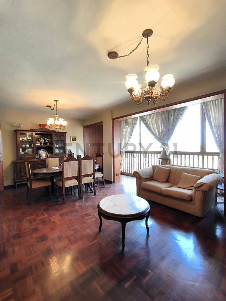 Venta Apartamento Amplio en la Avenida Constitución de PLC 4H - 4