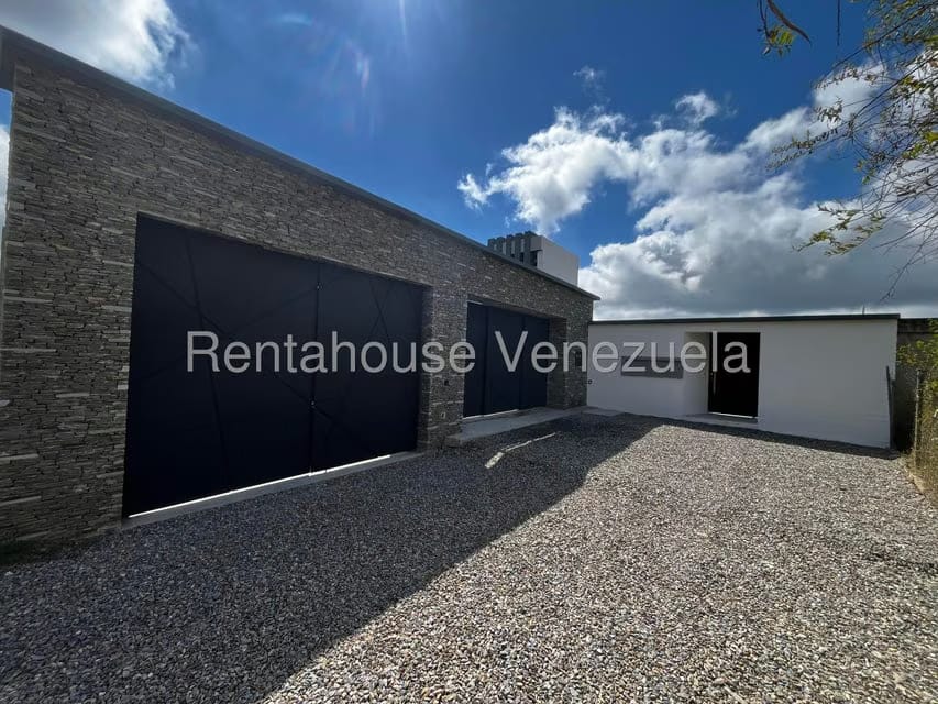 Casa (Multipes Niveles) en Venta en Oripoto, Distrito Metropolitano - 2