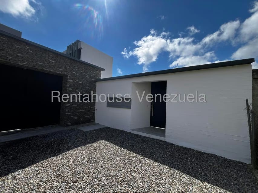 Casa (Multipes Niveles) en Venta en Oripoto, Distrito Metropolitano - 3