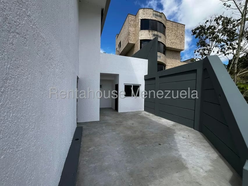 Casa (Multipes Niveles) en Venta en Oripoto, Distrito Metropolitano - 28
