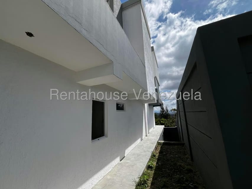 Casa (Multipes Niveles) en Venta en Oripoto, Distrito Metropolitano - 29