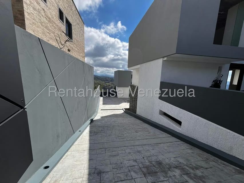Casa (Multipes Niveles) en Venta en Oripoto, Distrito Metropolitano - 4