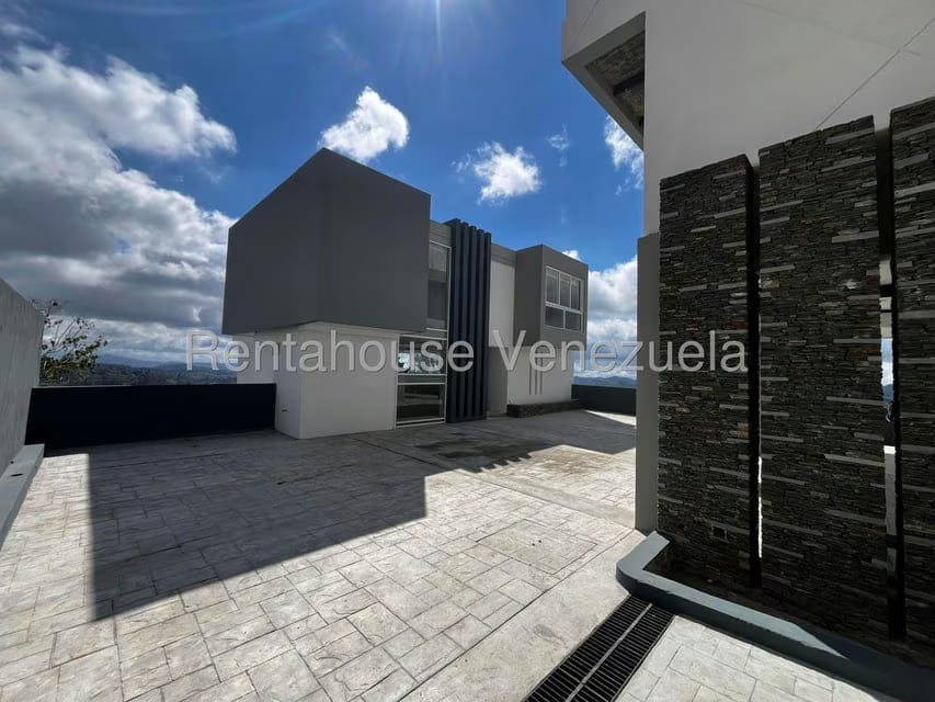 Casa (Multipes Niveles) en Venta en Oripoto, Distrito Metropolitano - 5