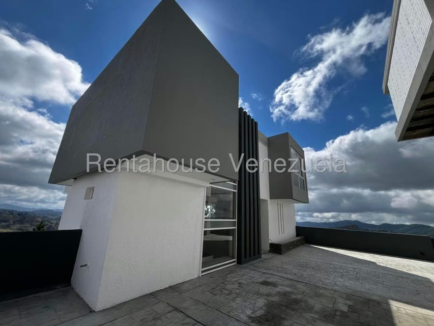 Casa (Multipes Niveles) en Venta en Oripoto, Distrito Metropolitano - 6