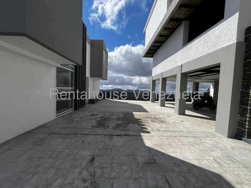 Casa (Multipes Niveles) en Venta en Oripoto, Distrito Metropolitano - 7
