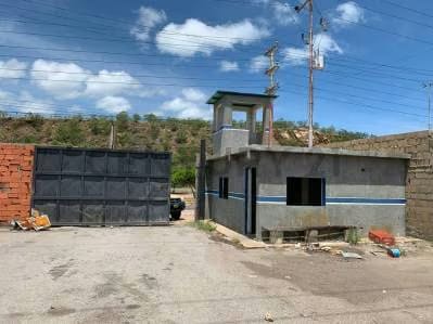 Terreno En Venta en Puerto La Cruz. Av Daniel Camejo Octavio - 7