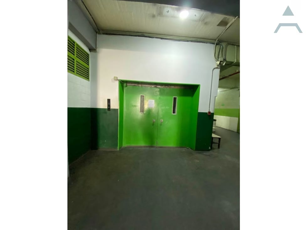 Se alquila mini deposito 28m² Los Cortijos - 8