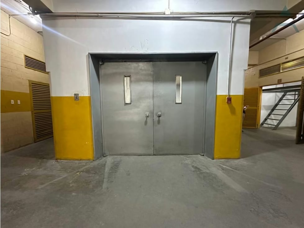 Se alquila mini deposito 28m² Los Cortijos - 9