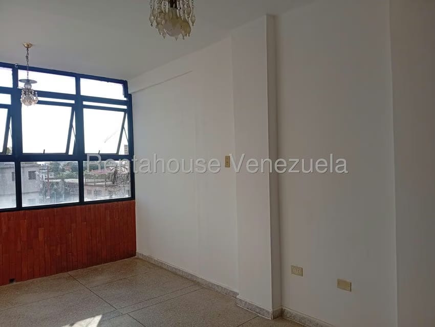 Apartamento (1 Nivel) en Alquiler en Centro, Zulia - 2