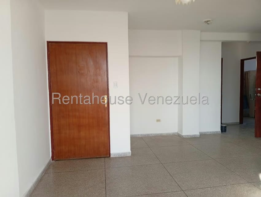 Apartamento (1 Nivel) en Alquiler en Centro, Zulia - 3