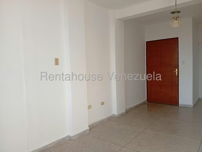 Apartamento (1 Nivel) en Alquiler en Centro, Zulia - 4
