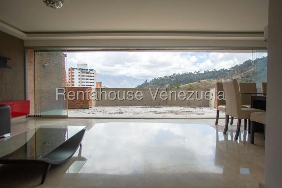 Apartamento (1 Nivel) en Alquiler en La Tahona, Distrito Metropolitano - 2