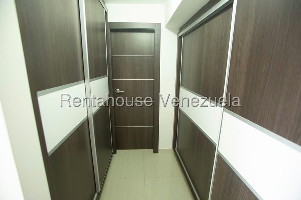 Apartamento (1 Nivel) en Alquiler en La Tahona, Distrito Metropolitano - 10