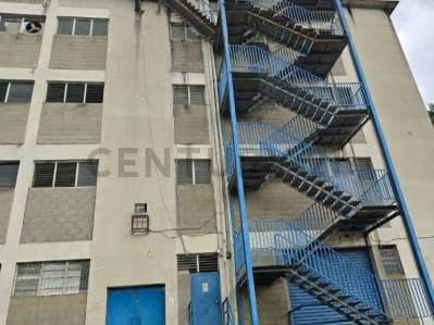 SE ALQUILA LOCAL NDUSTRIAL EN LA MEJOR ZONA DE LA TRINIDAD, MUNICIPIO BARUTA - 2