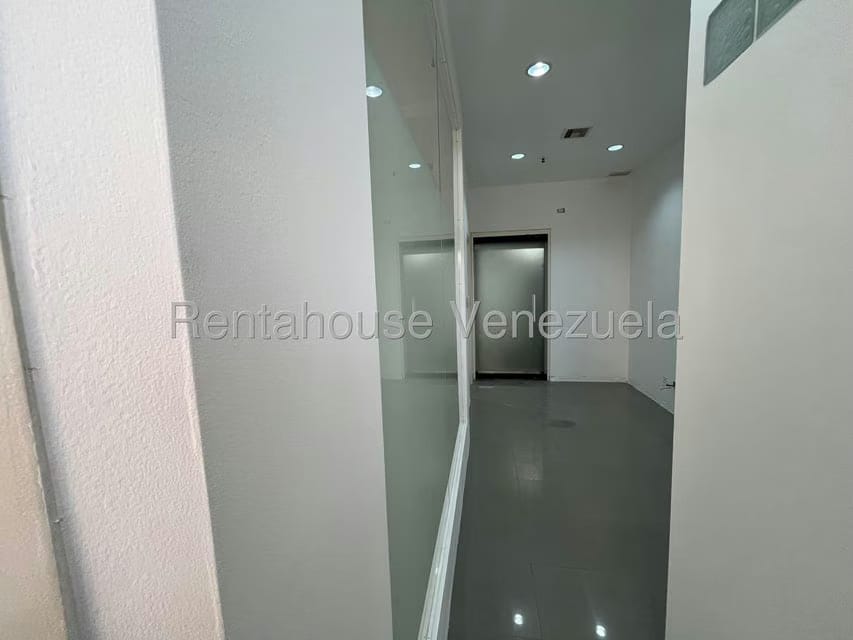 Comercial (Oficina) en Venta en La Lagunita Country Club, Distrito Metropolitano - 13