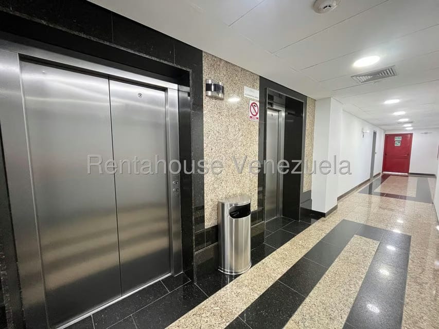 Comercial (Oficina) en Venta en La Lagunita Country Club, Distrito Metropolitano - 4