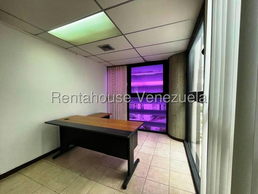 Comercial (Local Comercial) en Venta en Los Samanes, Distrito Metropolitano - 11