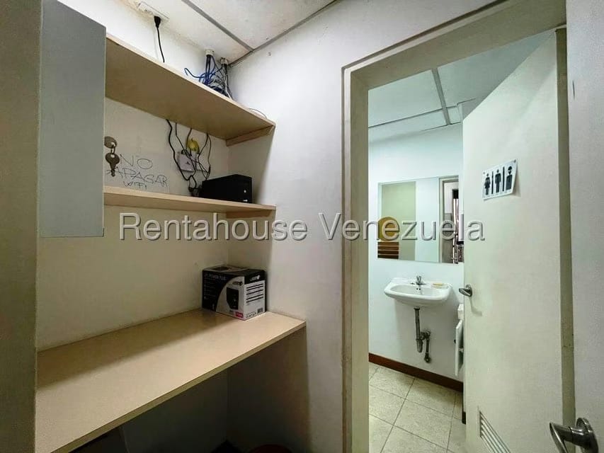 Comercial (Local Comercial) en Venta en Los Samanes, Distrito Metropolitano - 18