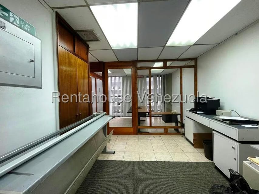 Comercial (Local Comercial) en Venta en Los Samanes, Distrito Metropolitano - 3
