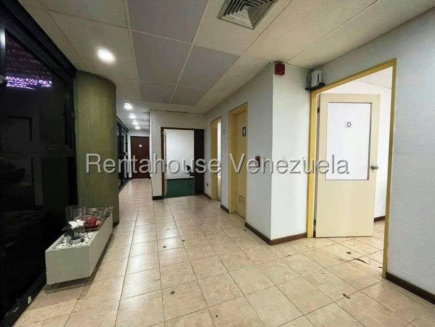 Comercial (Local Comercial) en Venta en Los Samanes, Distrito Metropolitano - 23