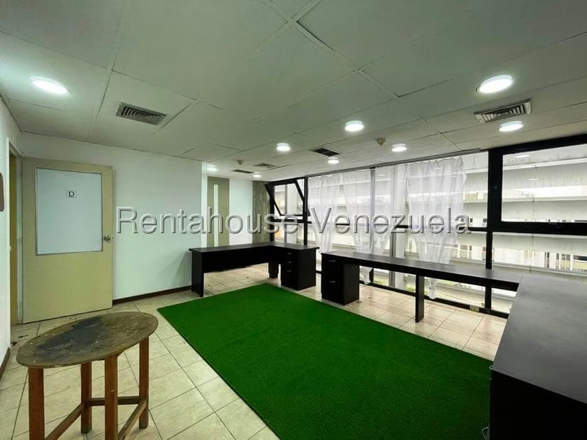 Comercial (Local Comercial) en Venta en Los Samanes, Distrito Metropolitano - 25