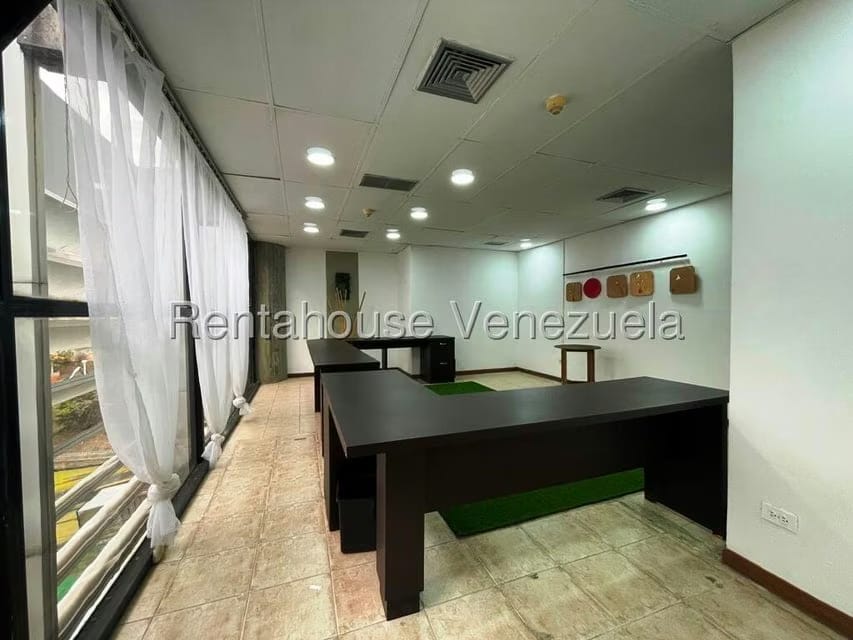 Comercial (Local Comercial) en Venta en Los Samanes, Distrito Metropolitano - 27