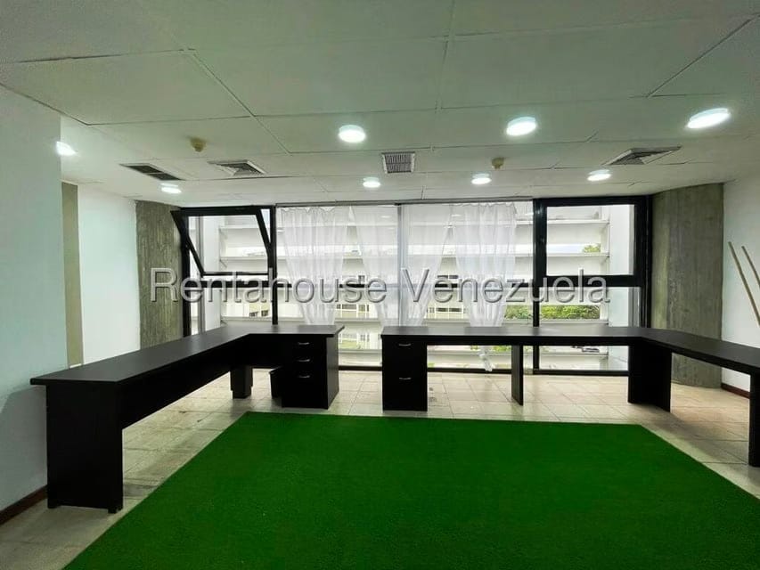 Comercial (Local Comercial) en Venta en Los Samanes, Distrito Metropolitano - 28