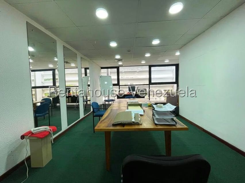 Comercial (Local Comercial) en Venta en Los Samanes, Distrito Metropolitano - 31