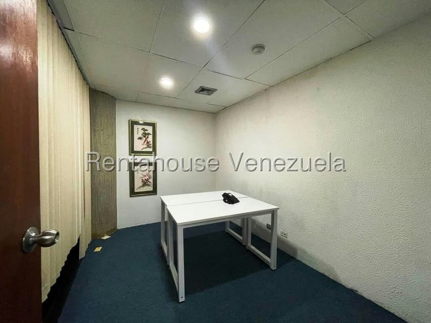 Comercial (Local Comercial) en Venta en Los Samanes, Distrito Metropolitano - 36