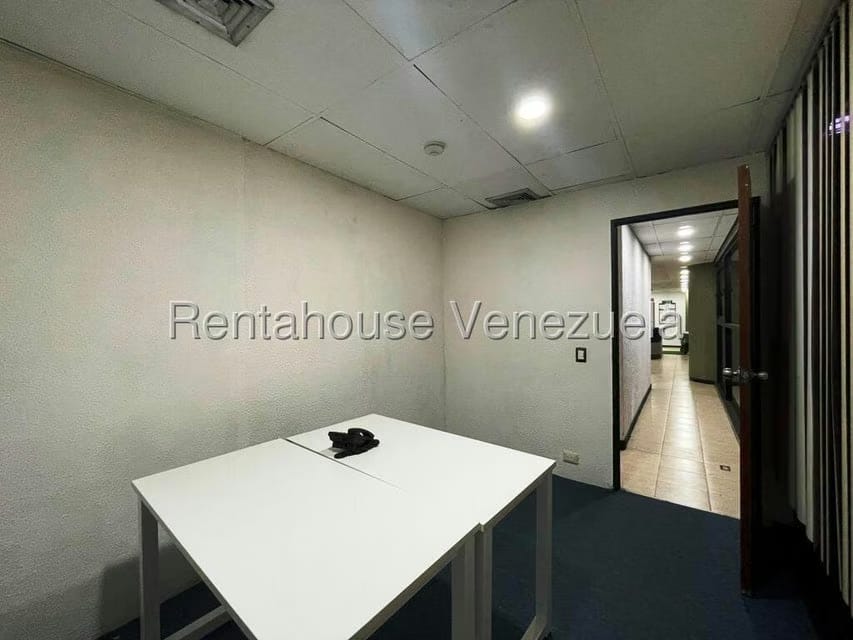 Comercial (Local Comercial) en Venta en Los Samanes, Distrito Metropolitano - 39