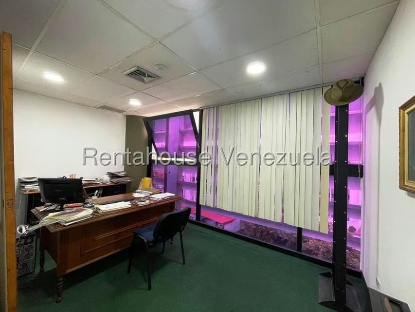Comercial (Local Comercial) en Venta en Los Samanes, Distrito Metropolitano - 42