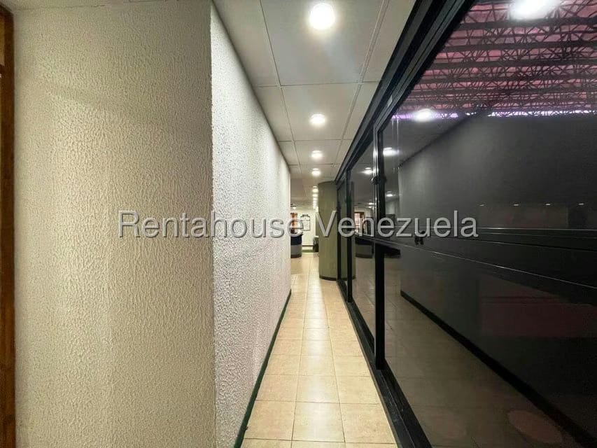 Comercial (Local Comercial) en Venta en Los Samanes, Distrito Metropolitano - 46