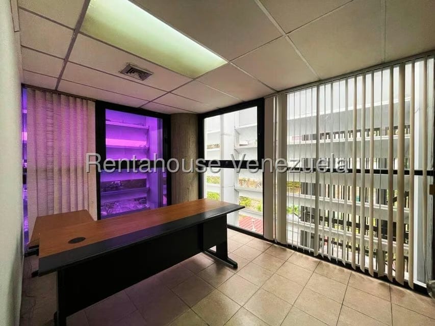 Comercial (Local Comercial) en Venta en Los Samanes, Distrito Metropolitano - 10