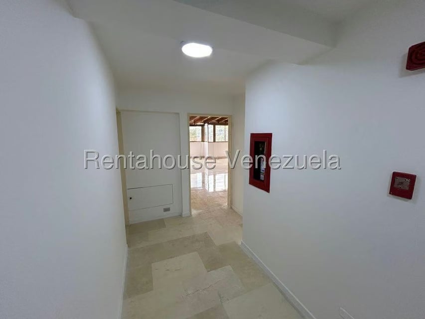 Apartamento (1 Nivel) en Venta en Los Naranjos del Cafetal, Distrito Metropolitano - 3