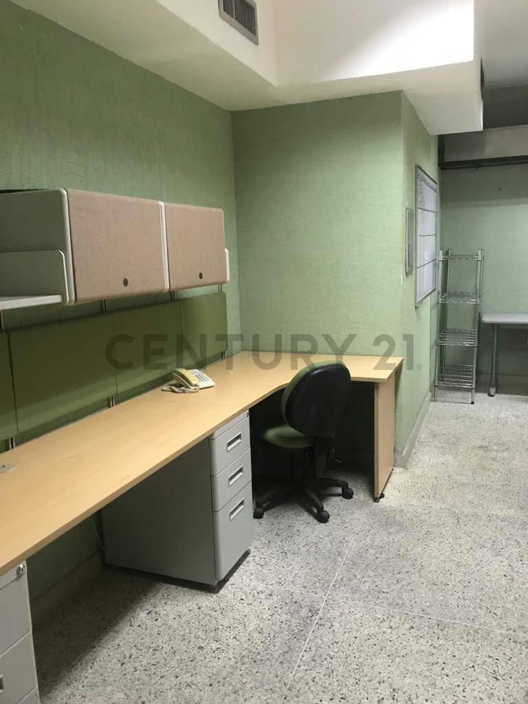 Amplia oficina amoblada en el Sector Paraíso CC Santa Maria - 5