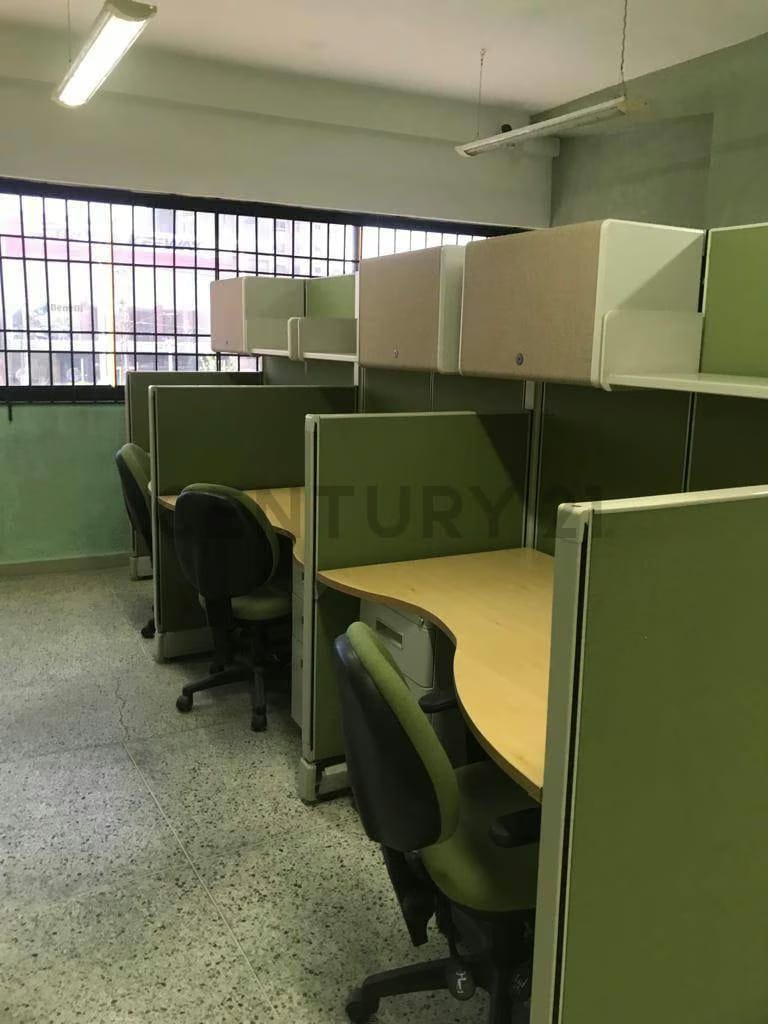 Amplia oficina amoblada en el Sector Paraíso CC Santa Maria - 6