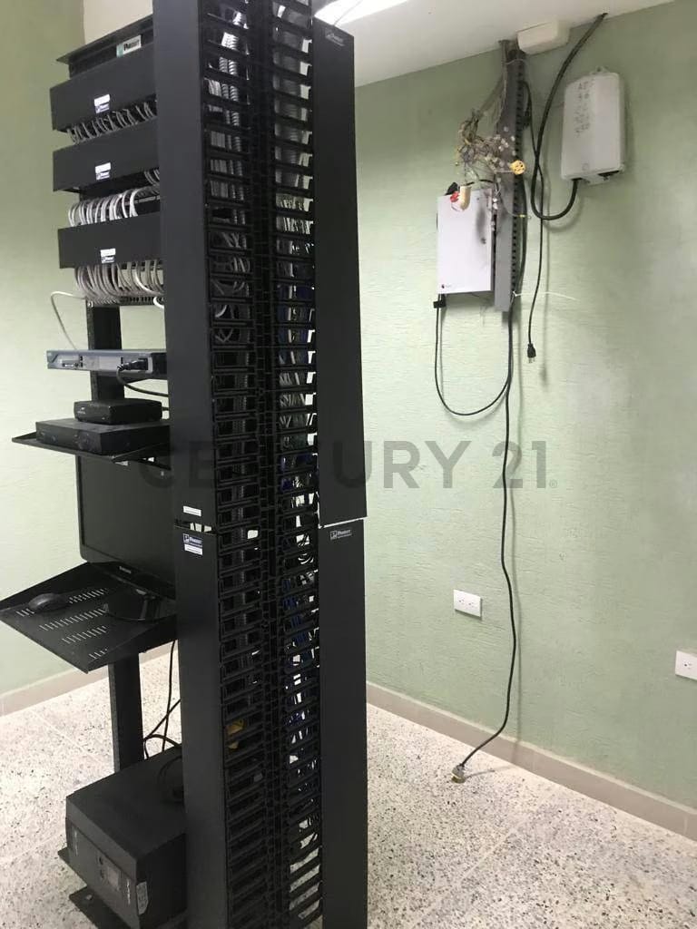 Amplia oficina amoblada en el Sector Paraíso CC Santa Maria - 8