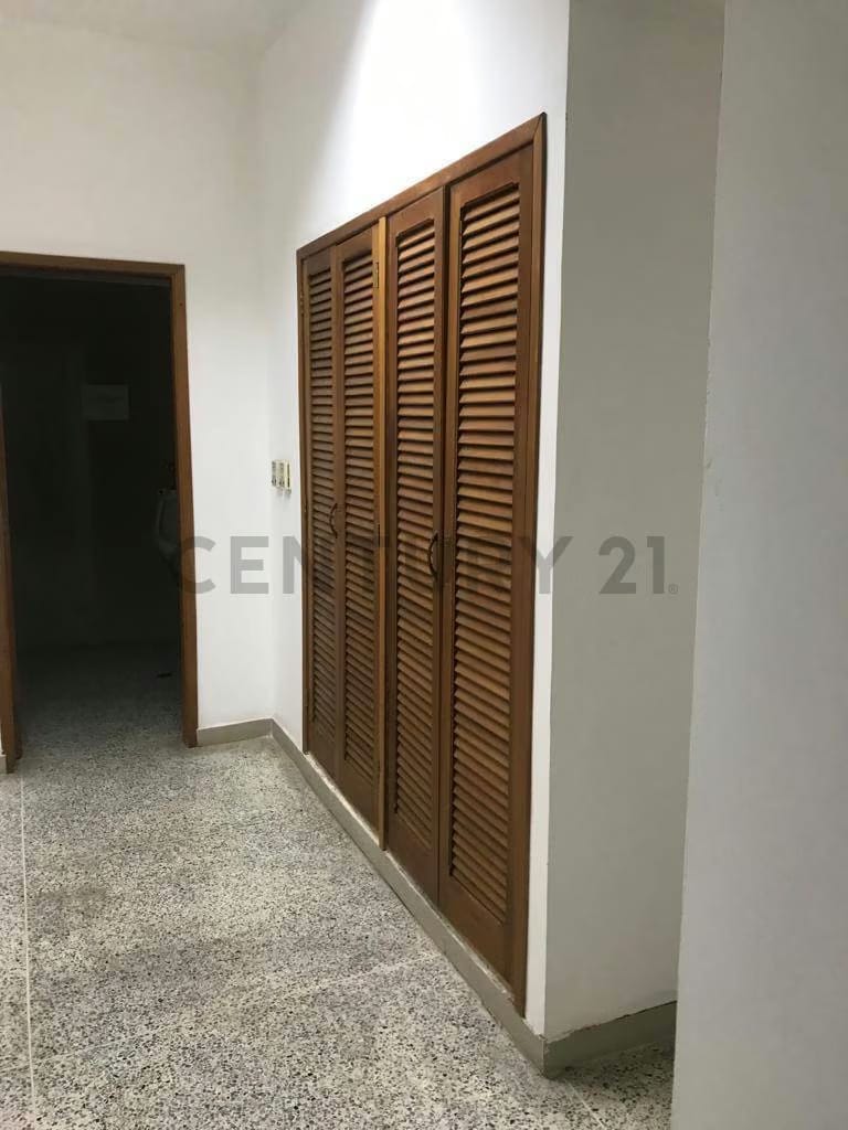 Amplia oficina amoblada en el Sector Paraíso CC Santa Maria - 9