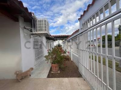 Casa en excelente estado, Urbanizacion Privada San Miguel, Calle principal - 2