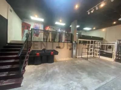 Local con excelente ubicacion estrategica C.C. Camoruco - 3