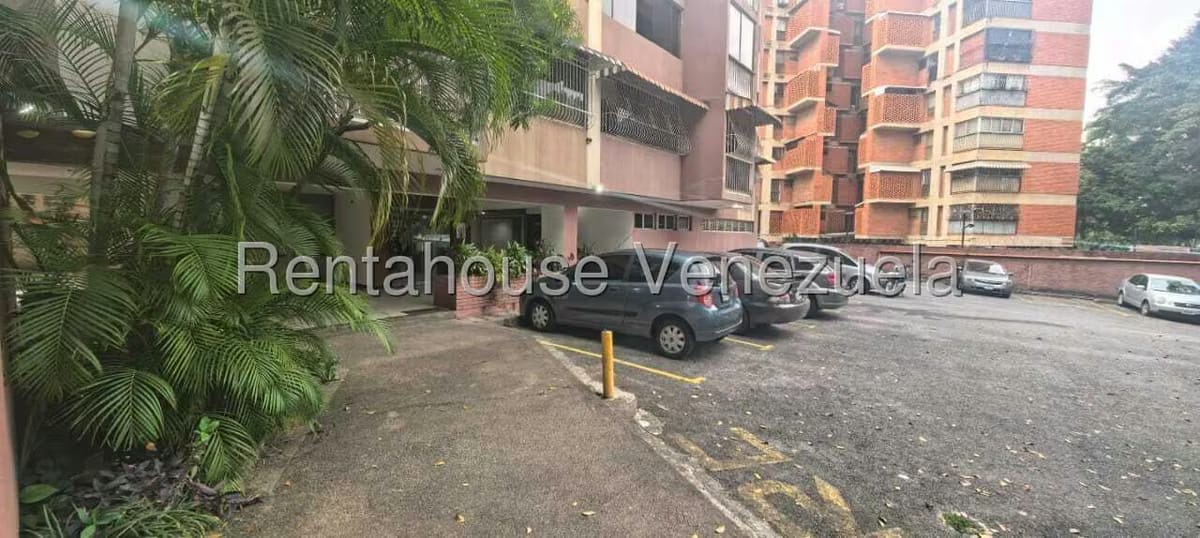 Apartamento (1 Nivel) en Venta en Chuao, Distrito Metropolitano - 9