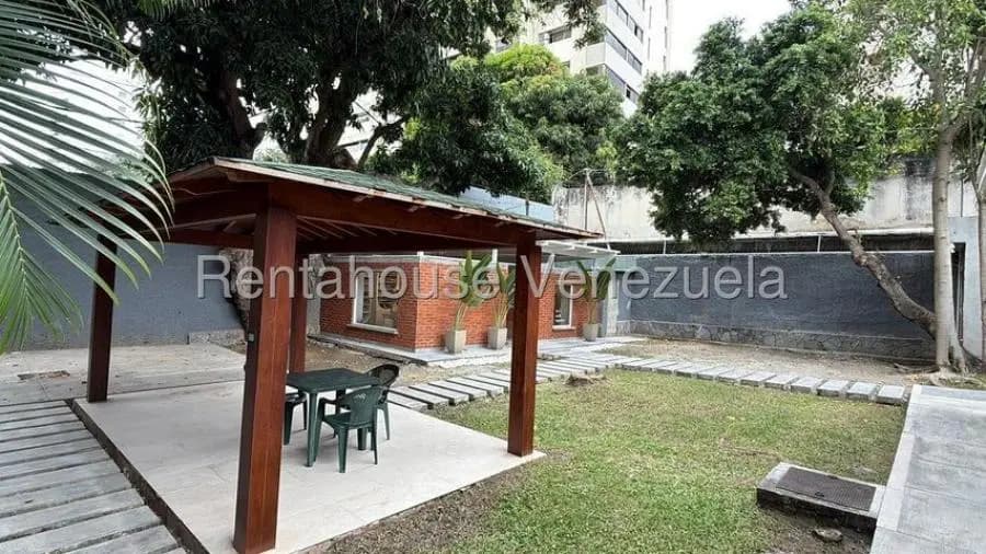 Terreno en Venta en la castellana Caracas - 2